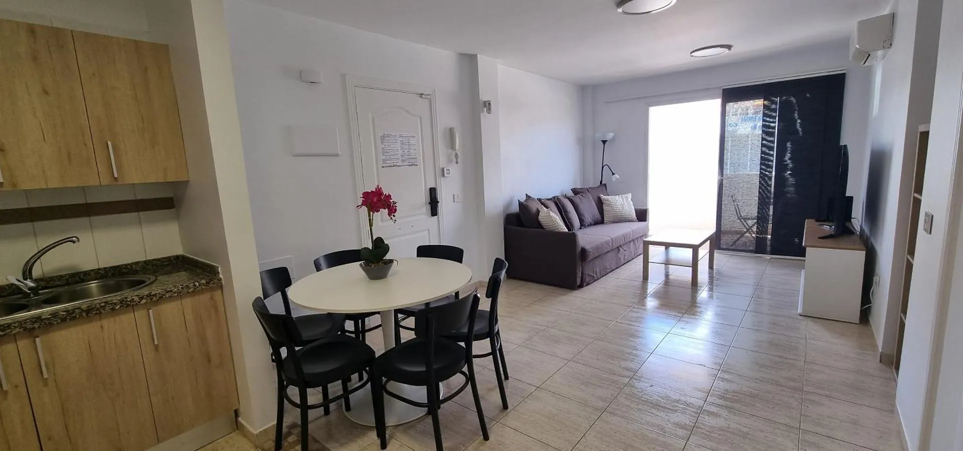 Apartment Fabuloso Centrico Piso Arona  Spain